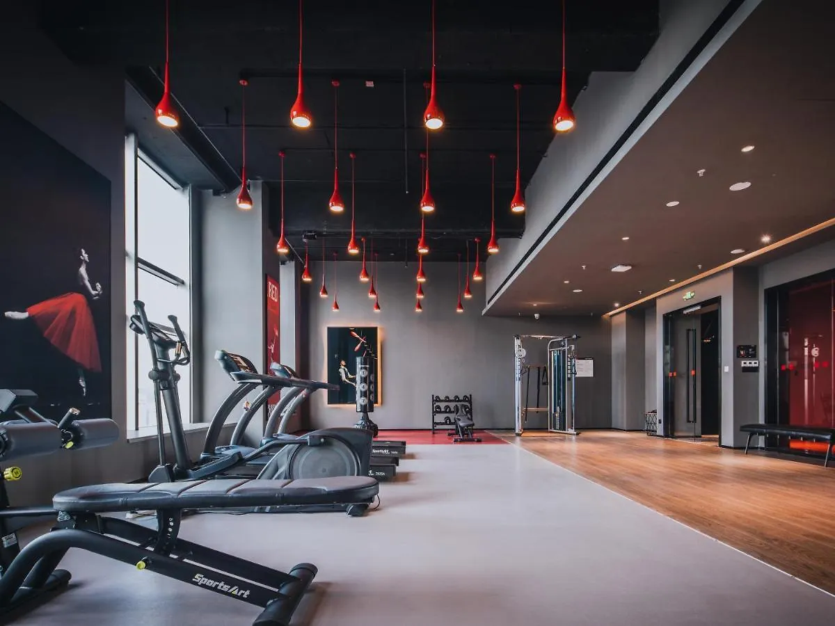 Radisson Red Hotel Zhuhai Gongbei Port