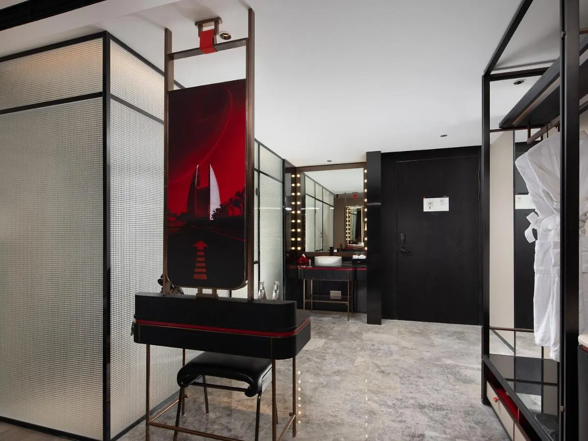 Radisson Red Hotel Zhuhai Gongbei Port