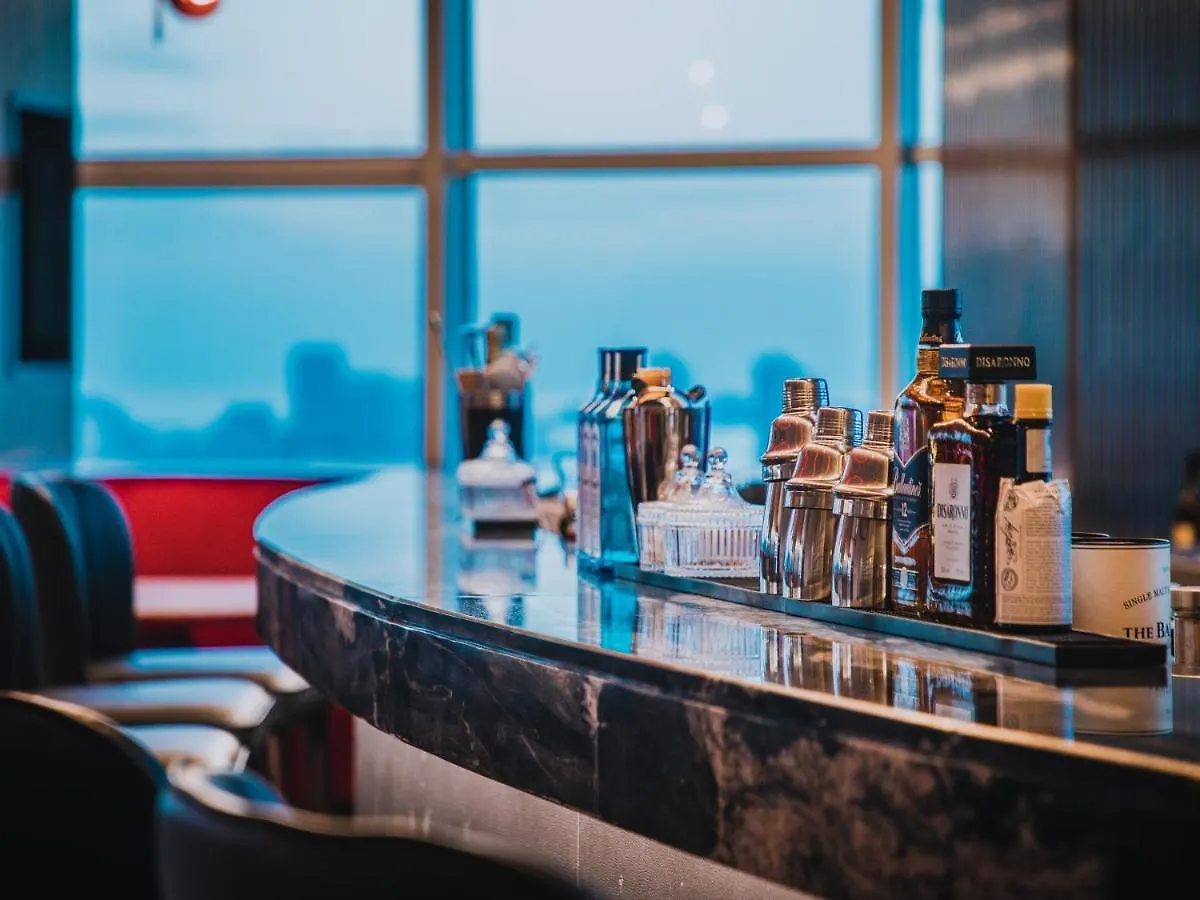 Radisson Red Hotel Zhuhai Gongbei Port
