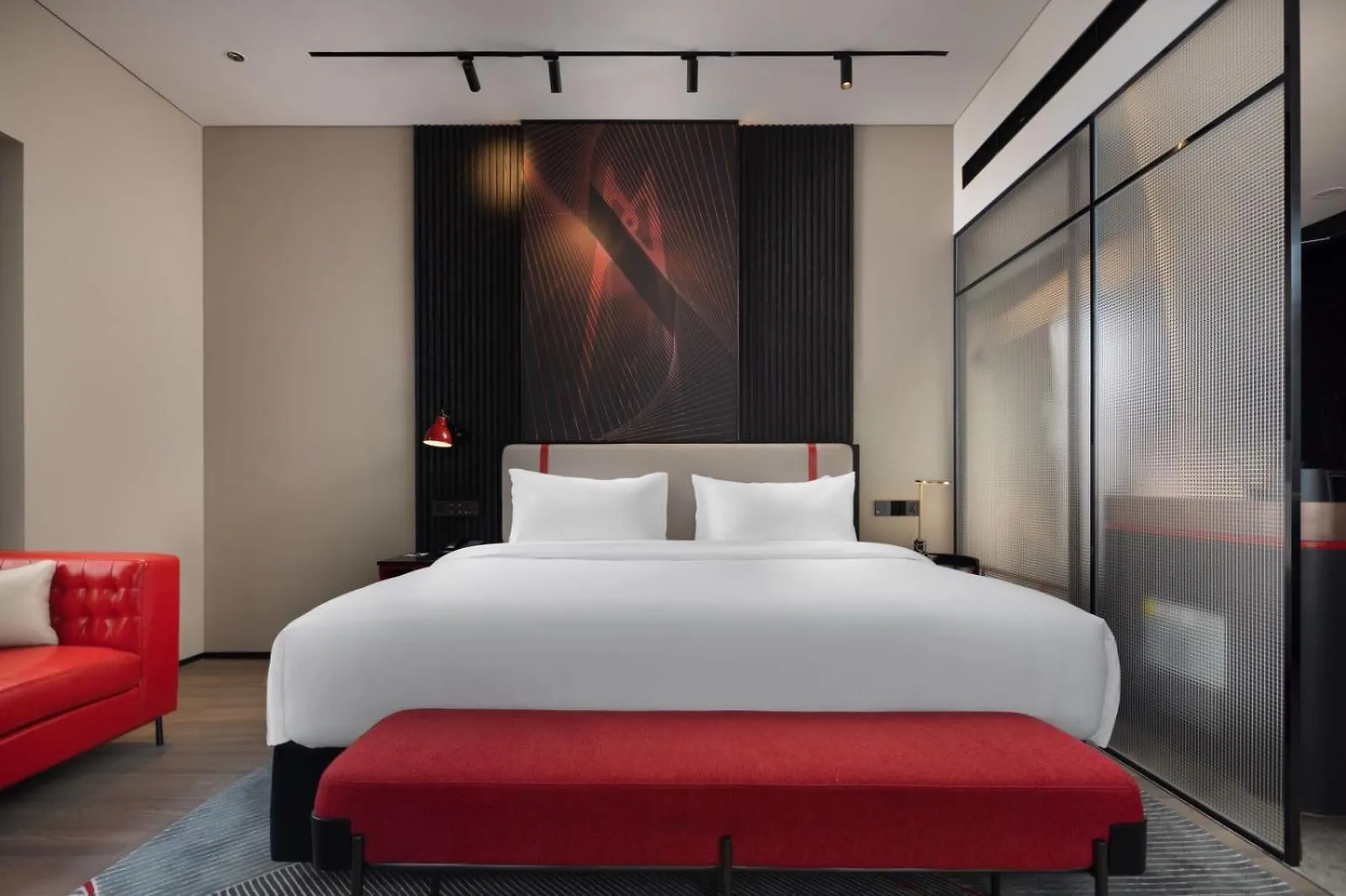Radisson Red Hotel Zhuhai Gongbei Port