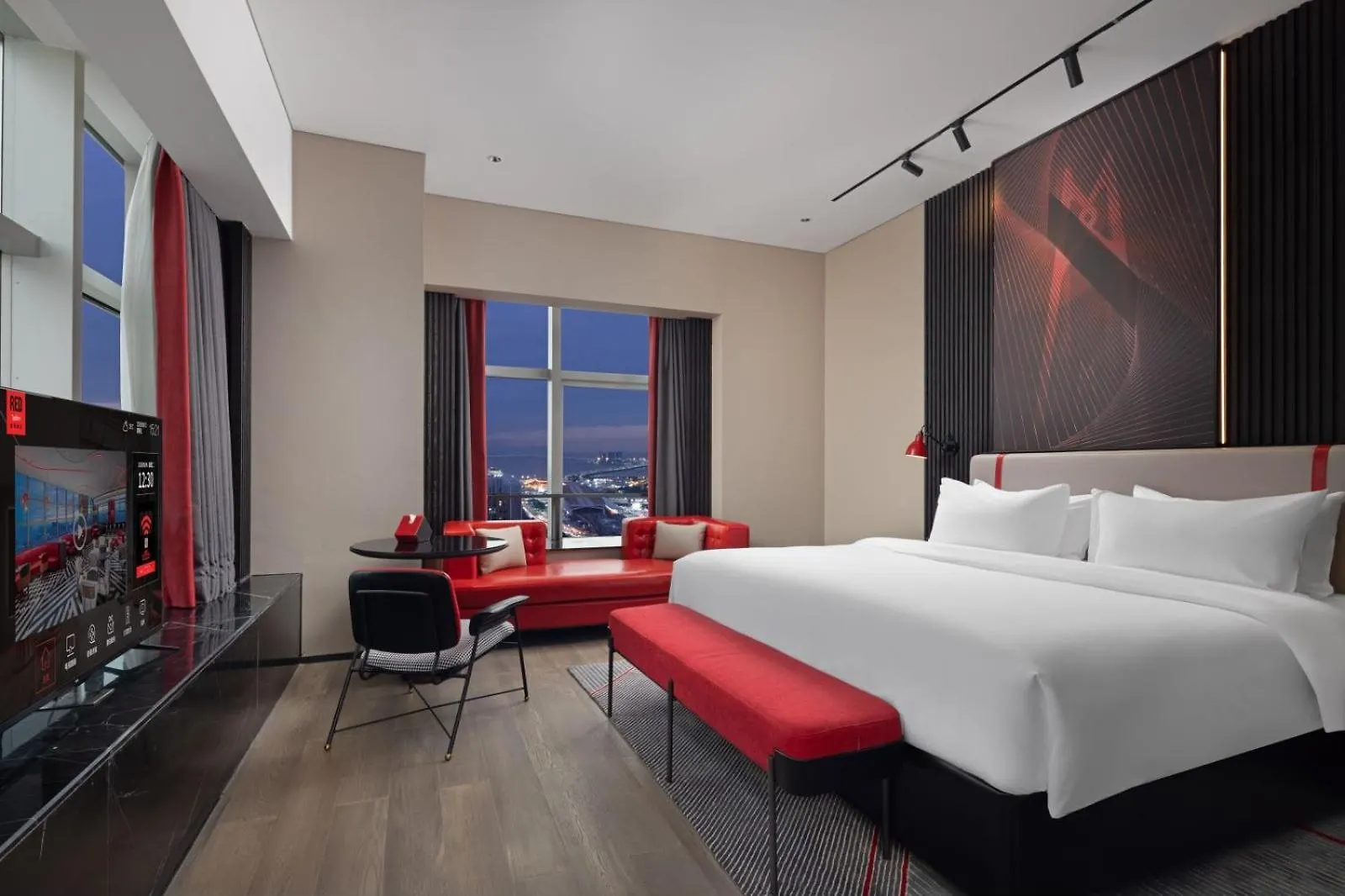 Radisson Red Hotel Zhuhai Gongbei Port