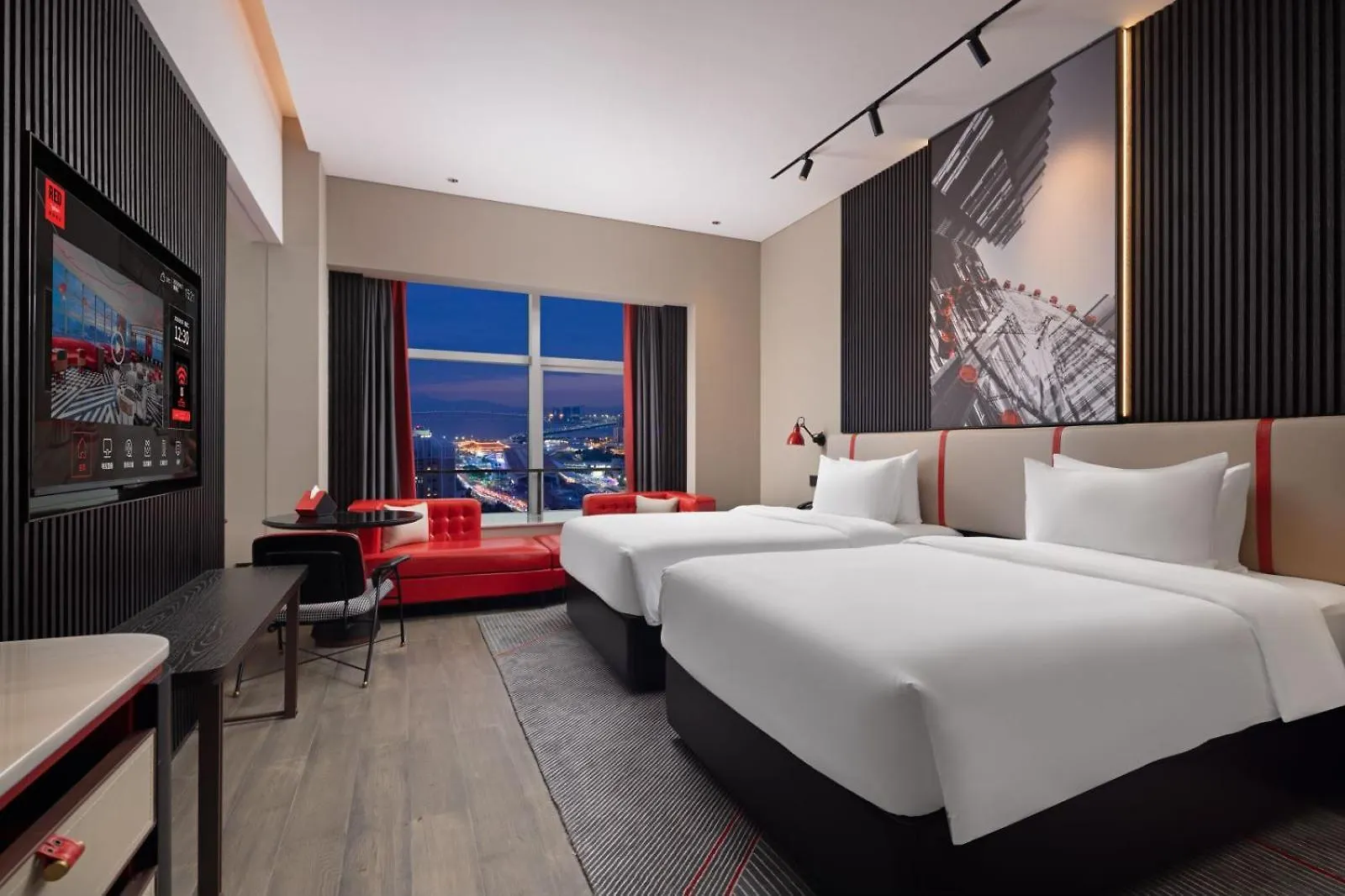 Radisson Red Hotel Zhuhai Gongbei Port