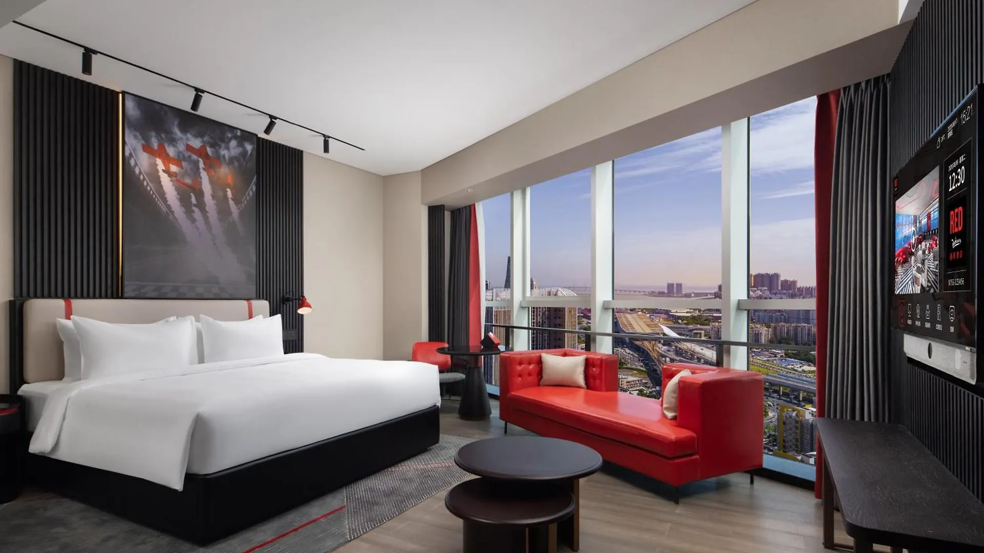 Radisson Red Hotel Zhuhai Gongbei Port